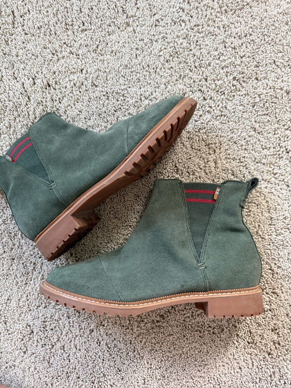 TOMS Cleo Chelsea boots size 7.5